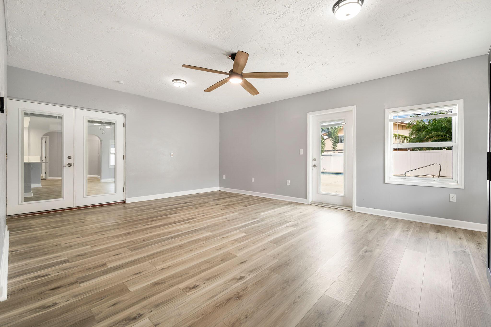 BOCA RATON SQUARE - Residential Lease