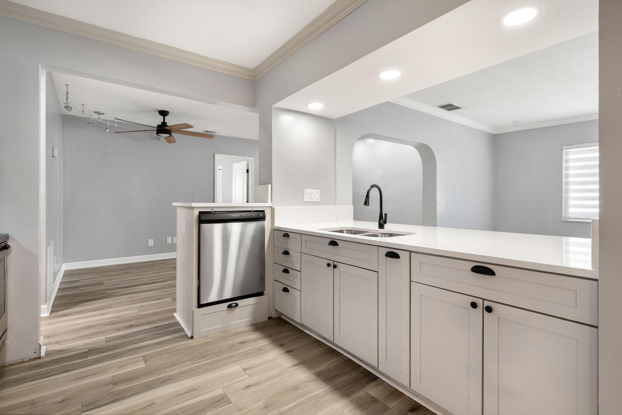 BOCA RATON SQUARE - Residential Lease