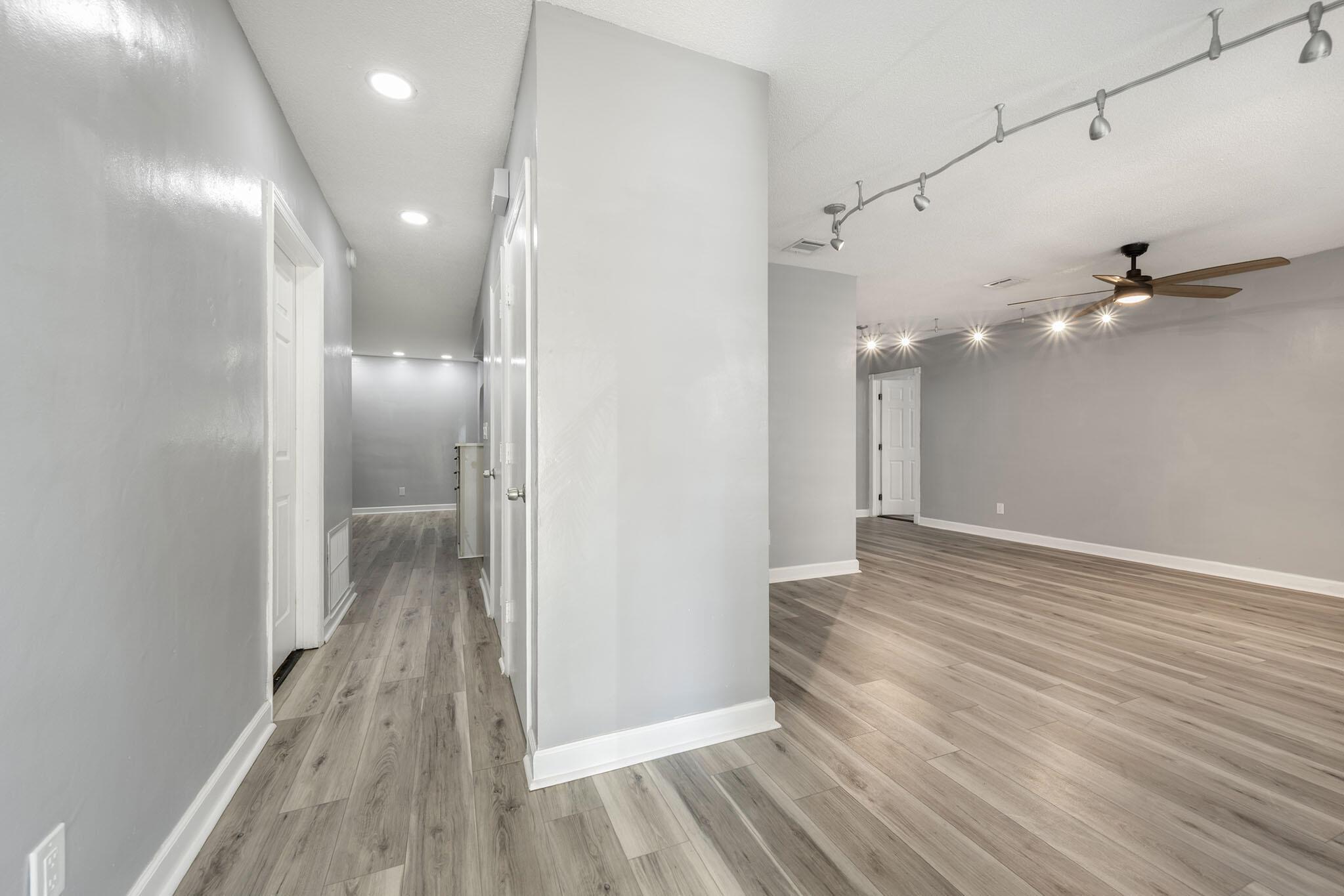 BOCA RATON SQUARE - Residential Lease
