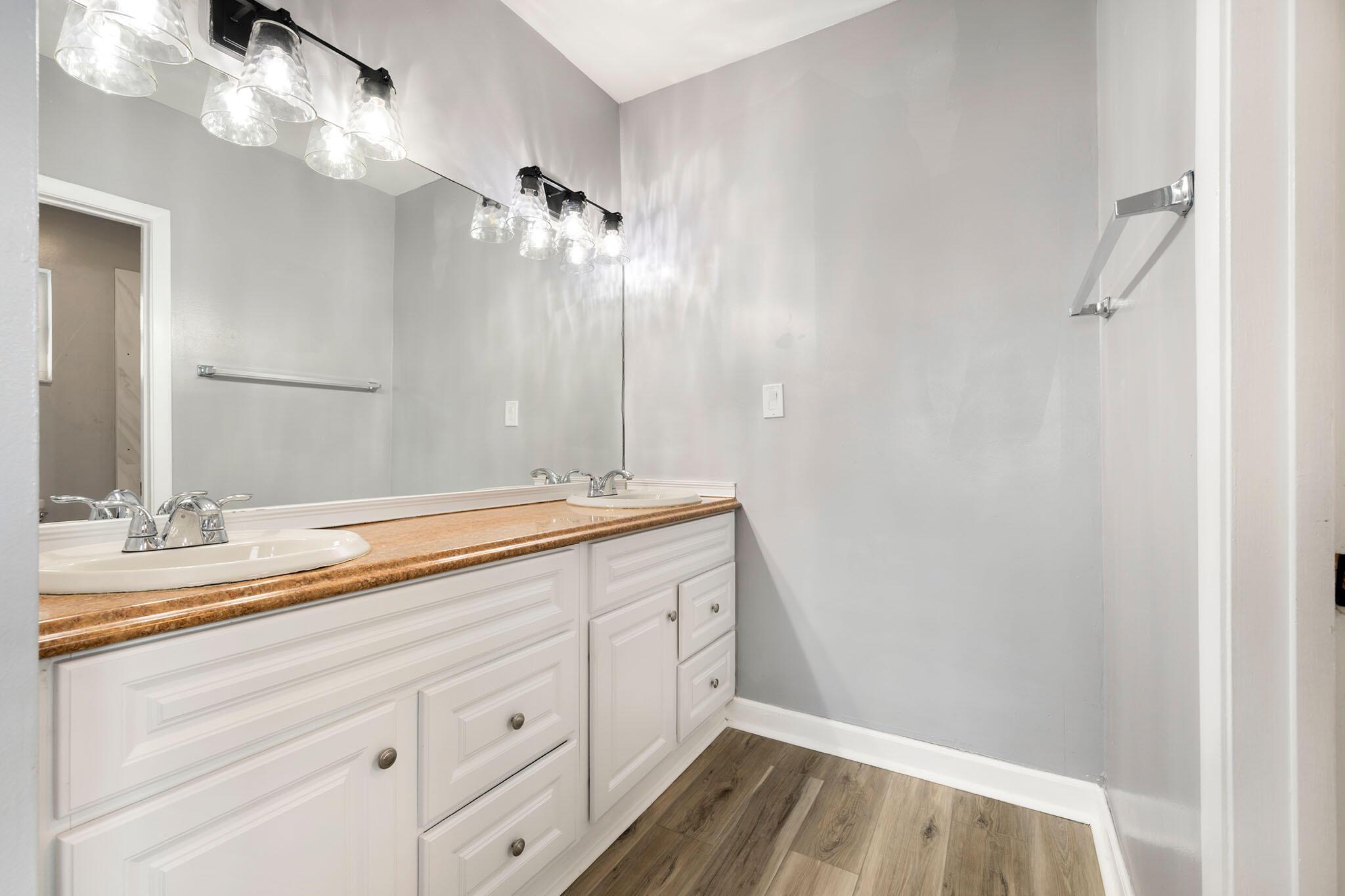 BOCA RATON SQUARE - Residential Lease