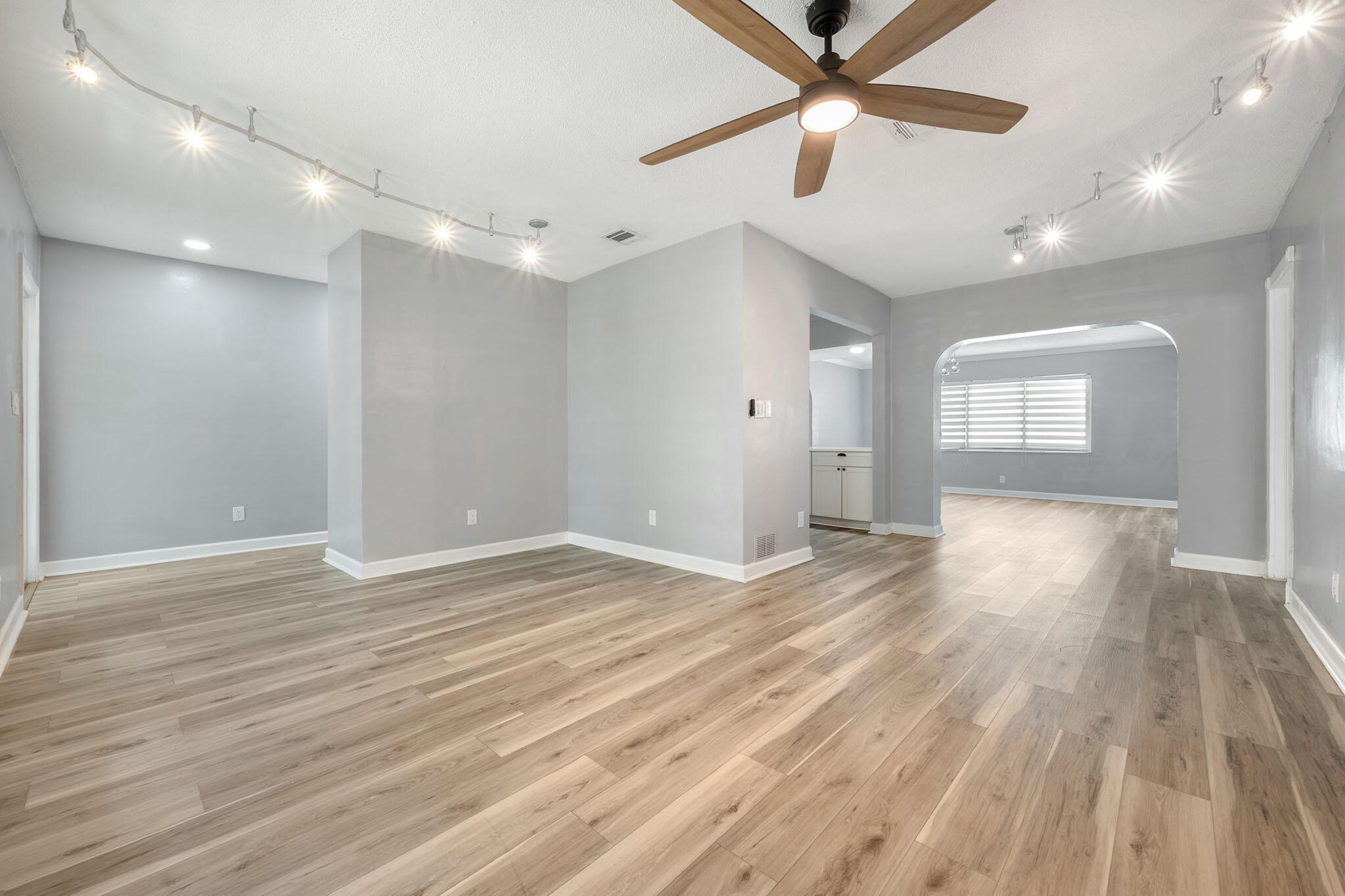 BOCA RATON SQUARE - Residential Lease