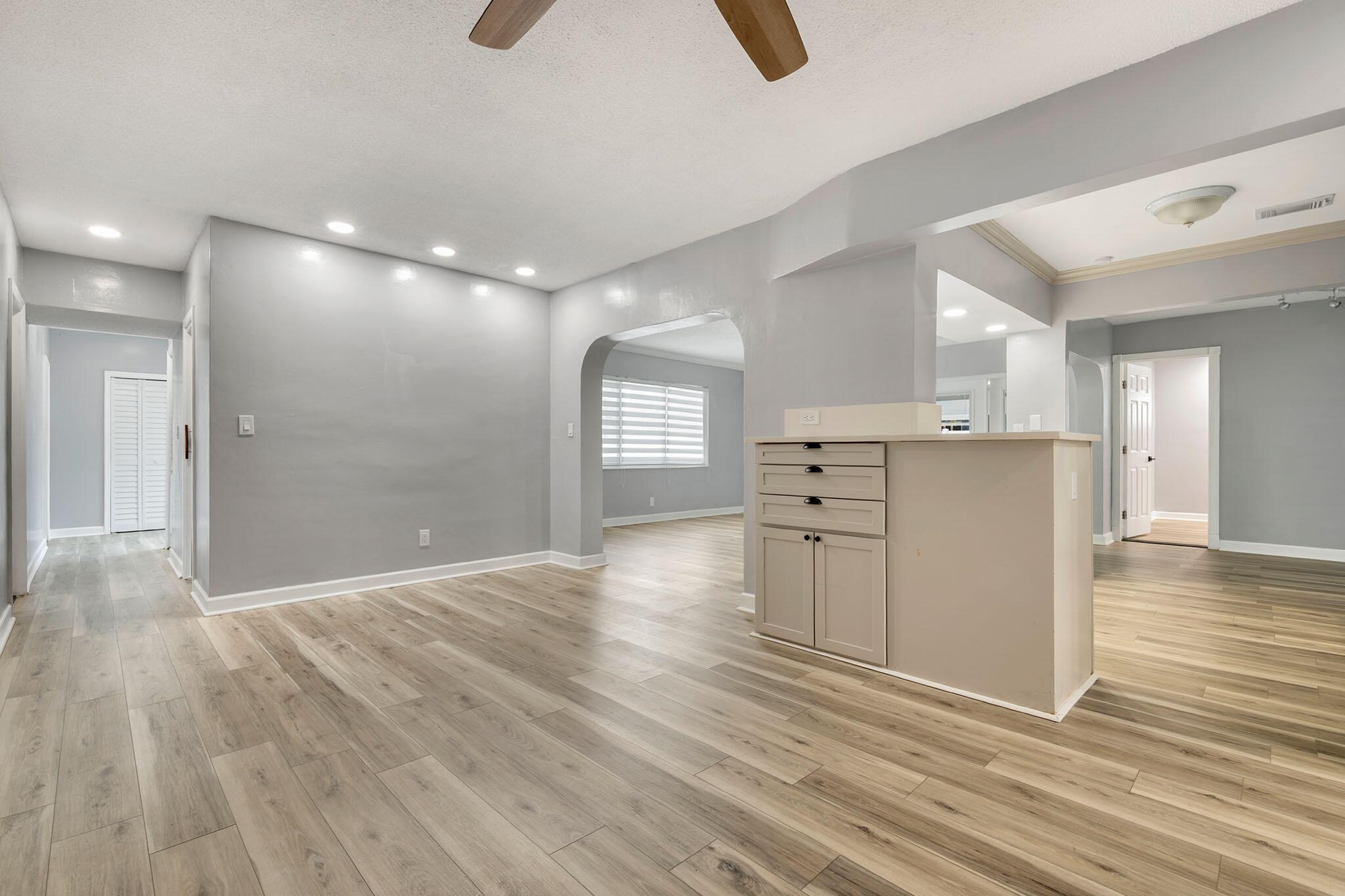 BOCA RATON SQUARE - Residential Lease