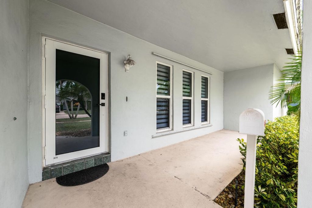 Photo of 1571 SW 13th Drive, Boca Raton, FL 33486 (MLS # R11134033)