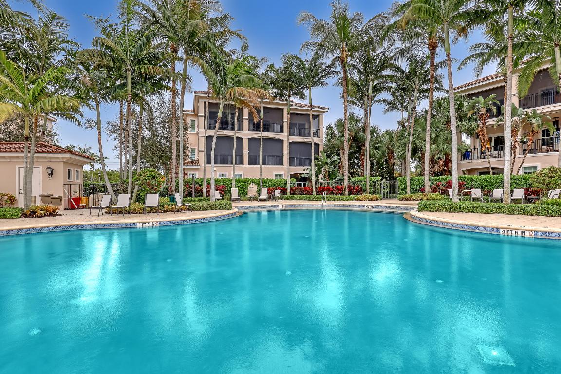 CARRIAGE HOMES AT FRENCHMANS HARBOR CONDO - Residential