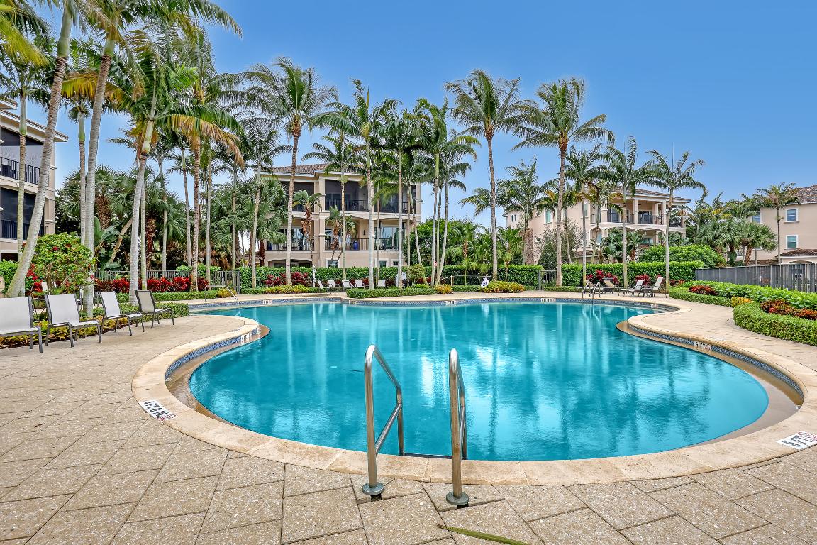 CARRIAGE HOMES AT FRENCHMANS HARBOR CONDO - Residential