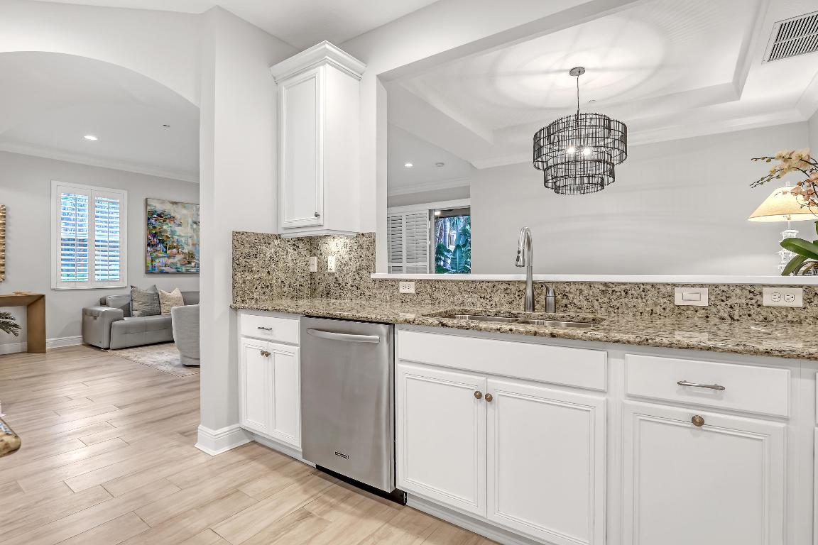 CARRIAGE HOMES AT FRENCHMANS HARBOR CONDO - Residential