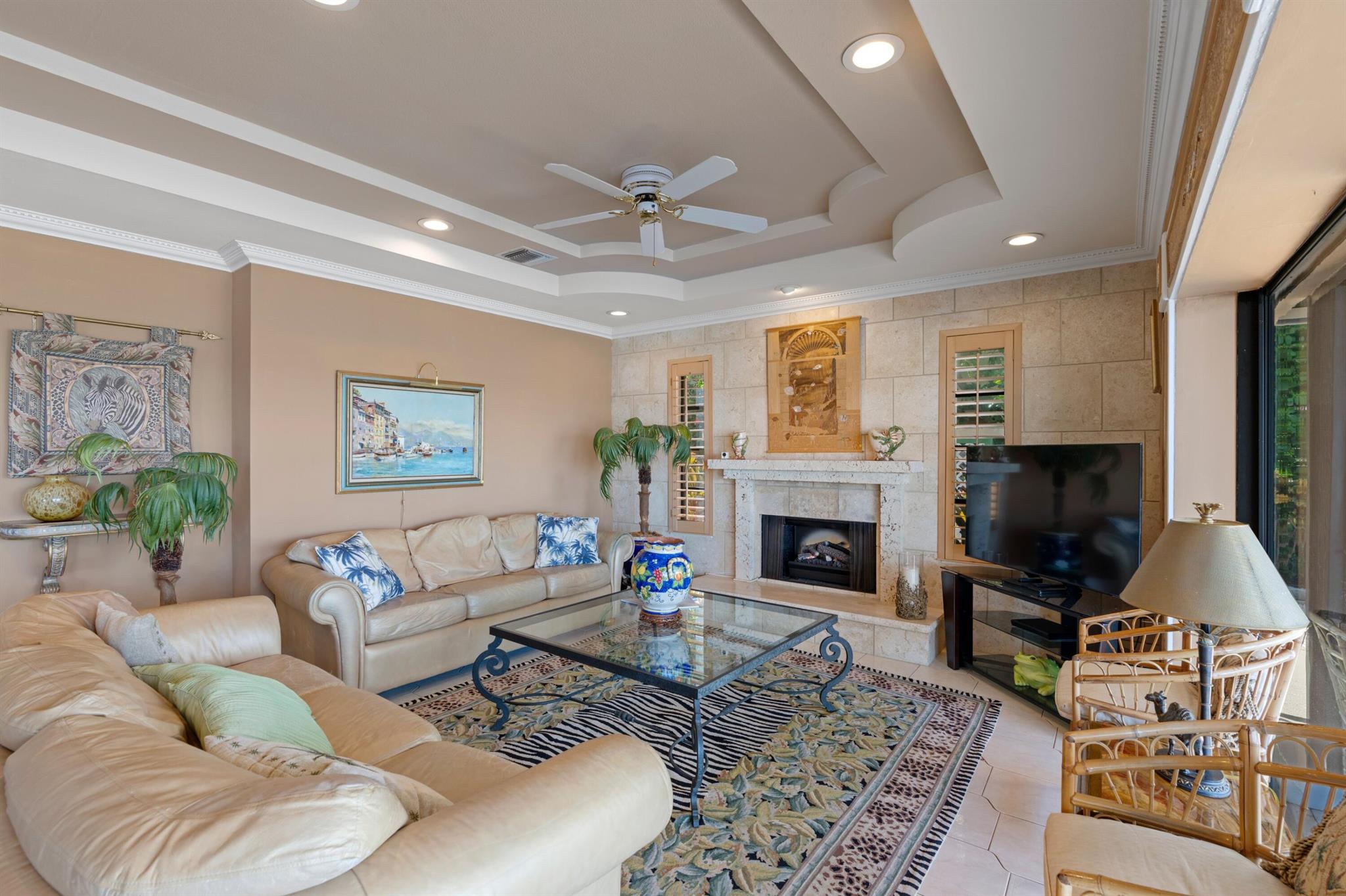 PINE POINT - Residential