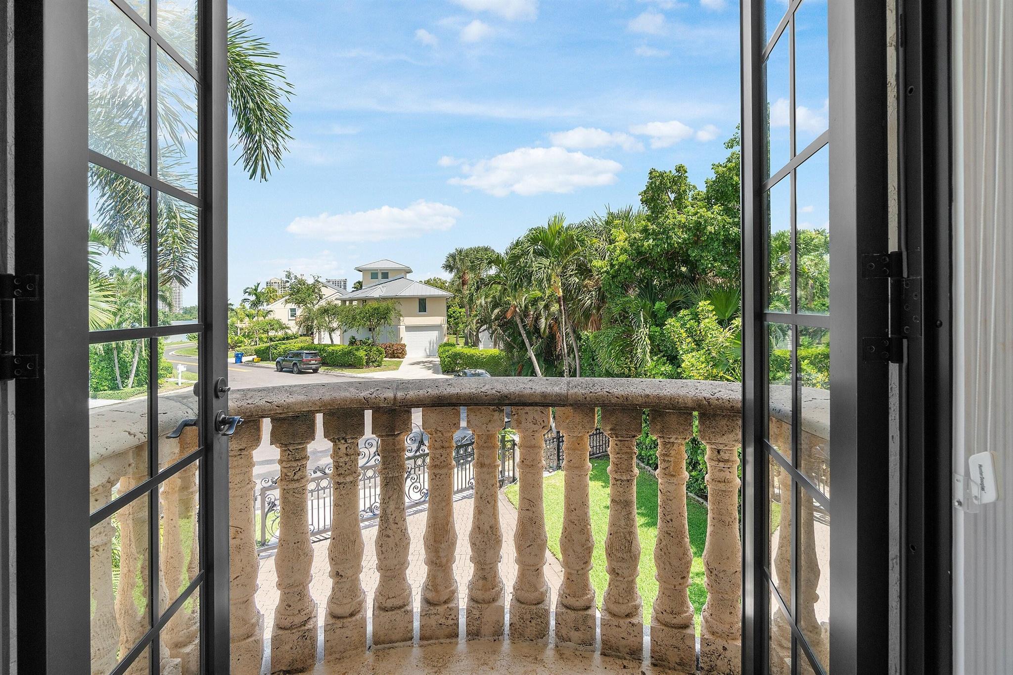 PINE POINT - Residential