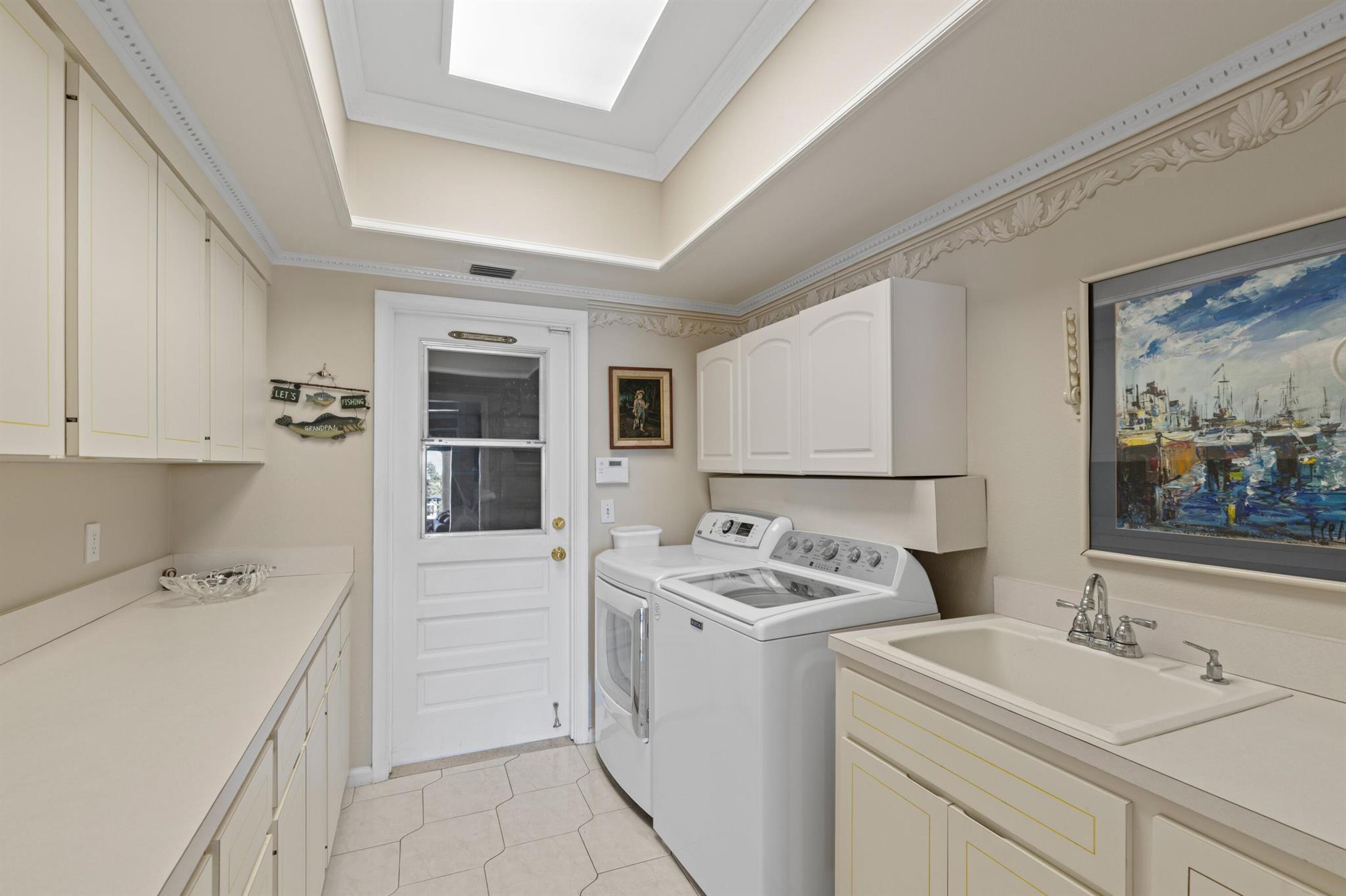 PINE POINT - Residential