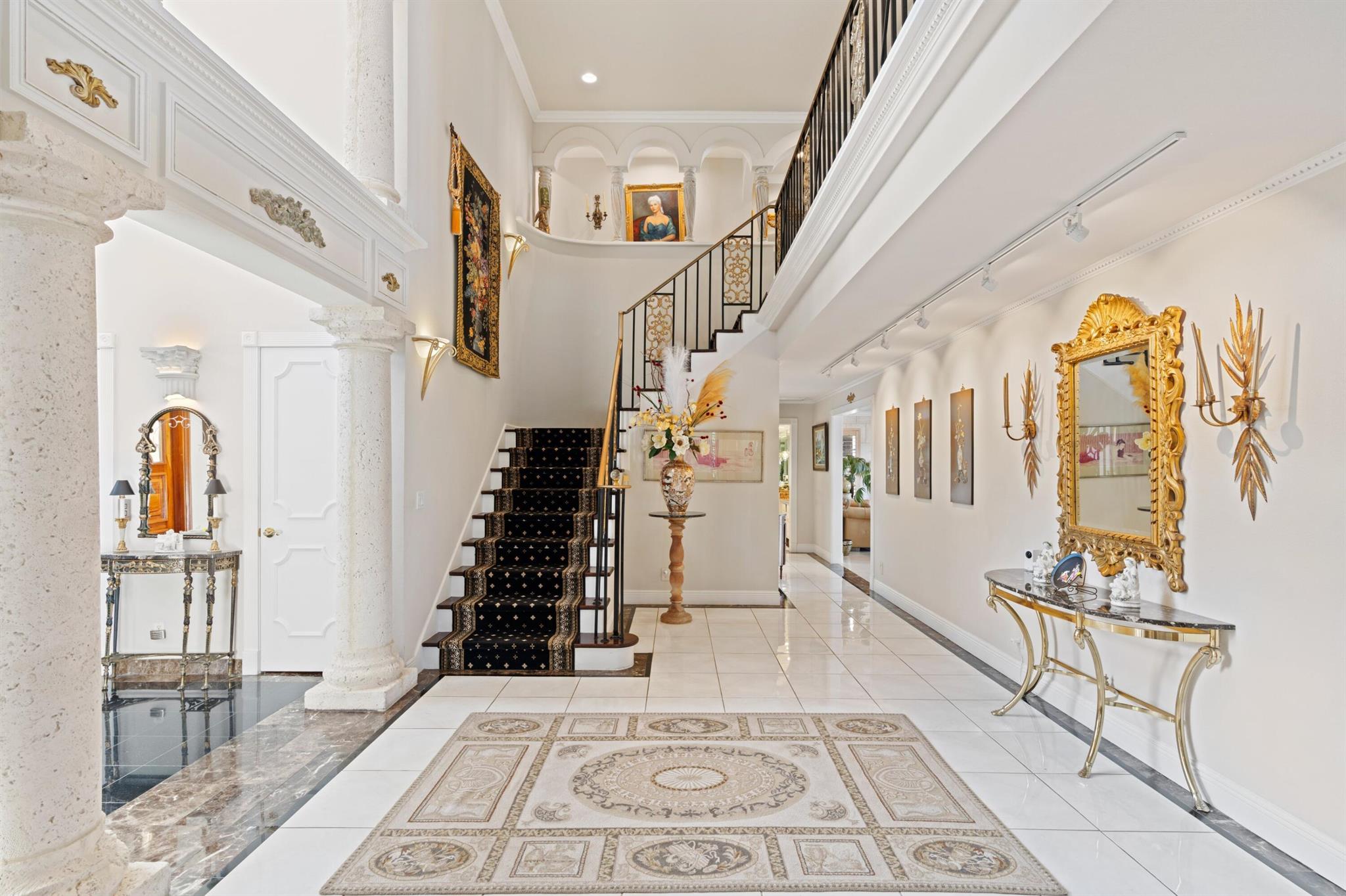 PINE POINT - Residential