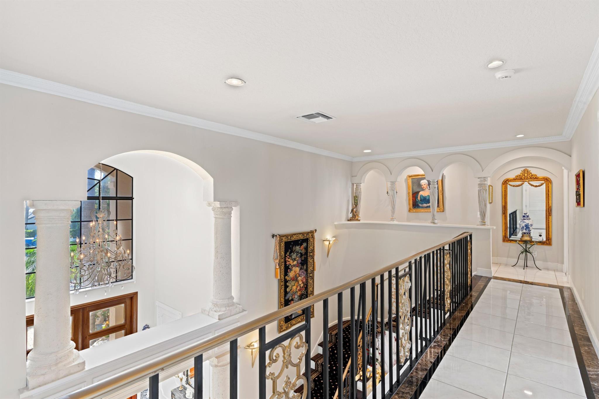 PINE POINT - Residential