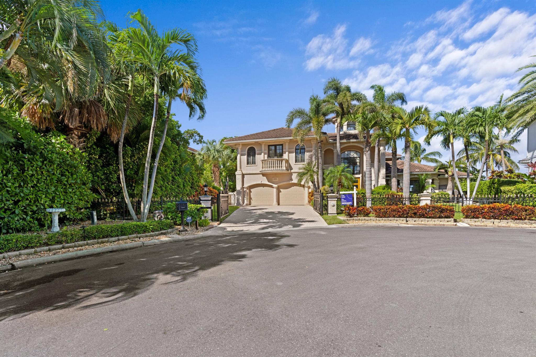 PINE POINT - Residential