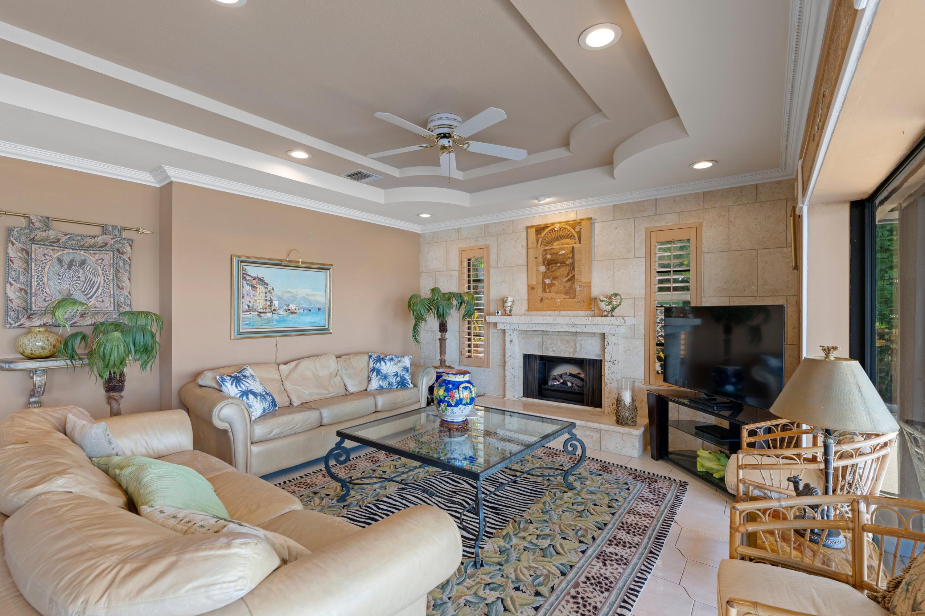 PINE POINT - Residential