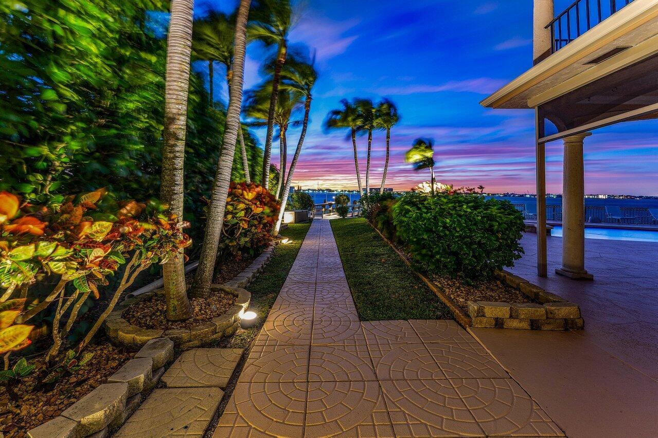 PINE POINT - Residential