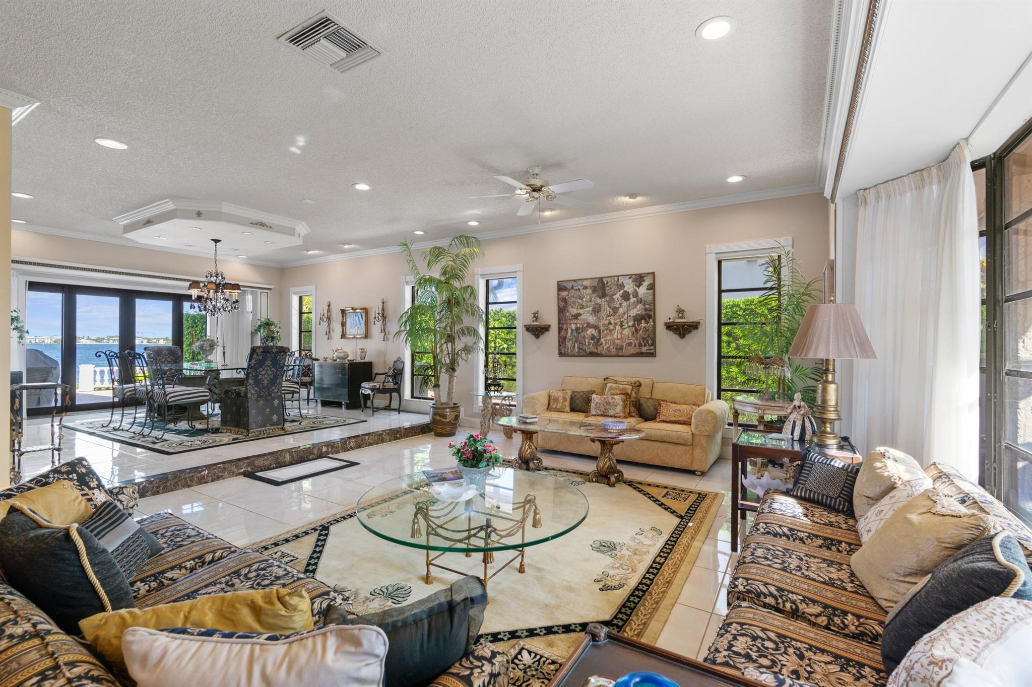 PINE POINT - Residential