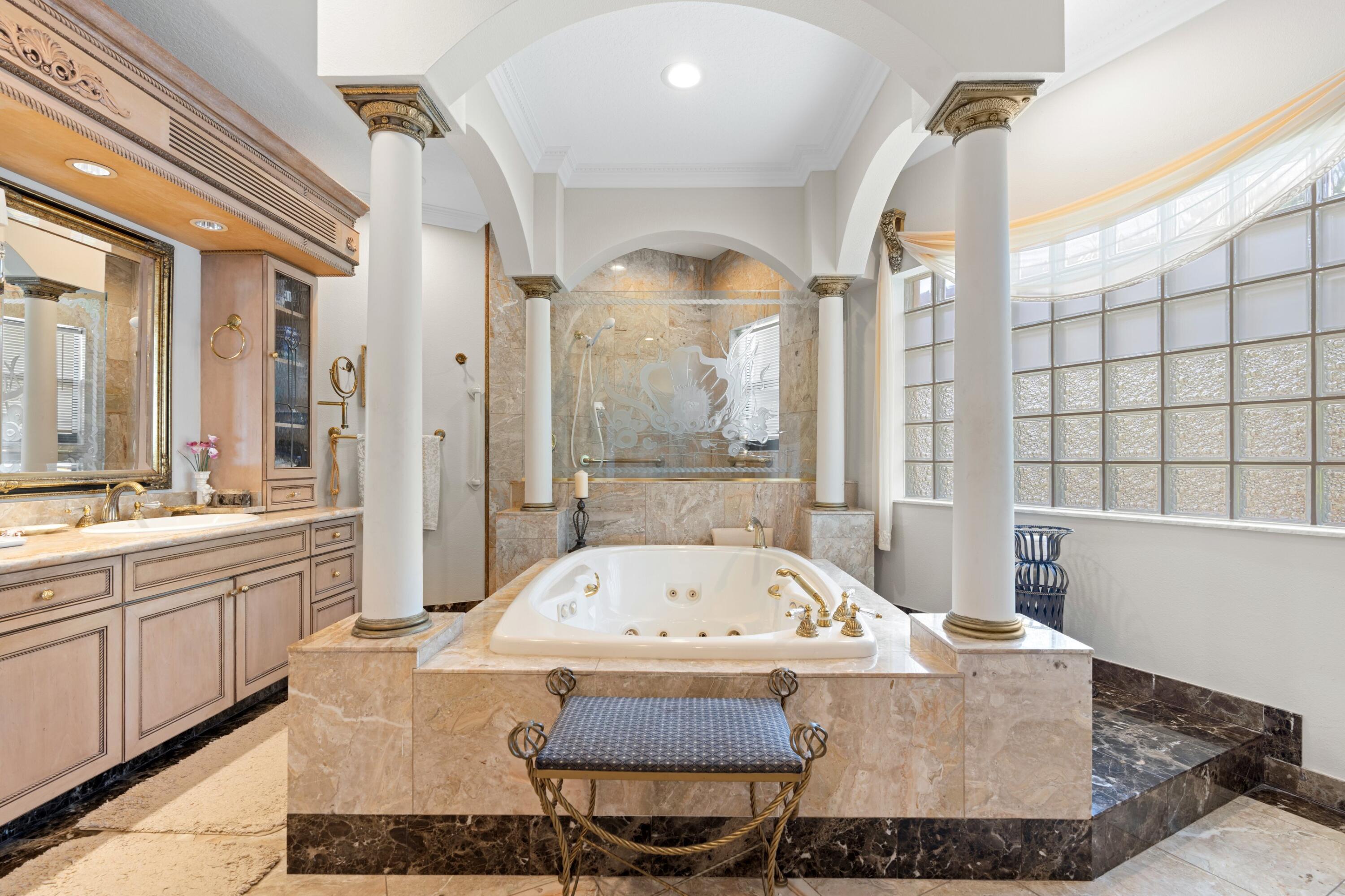 PINE POINT - Residential