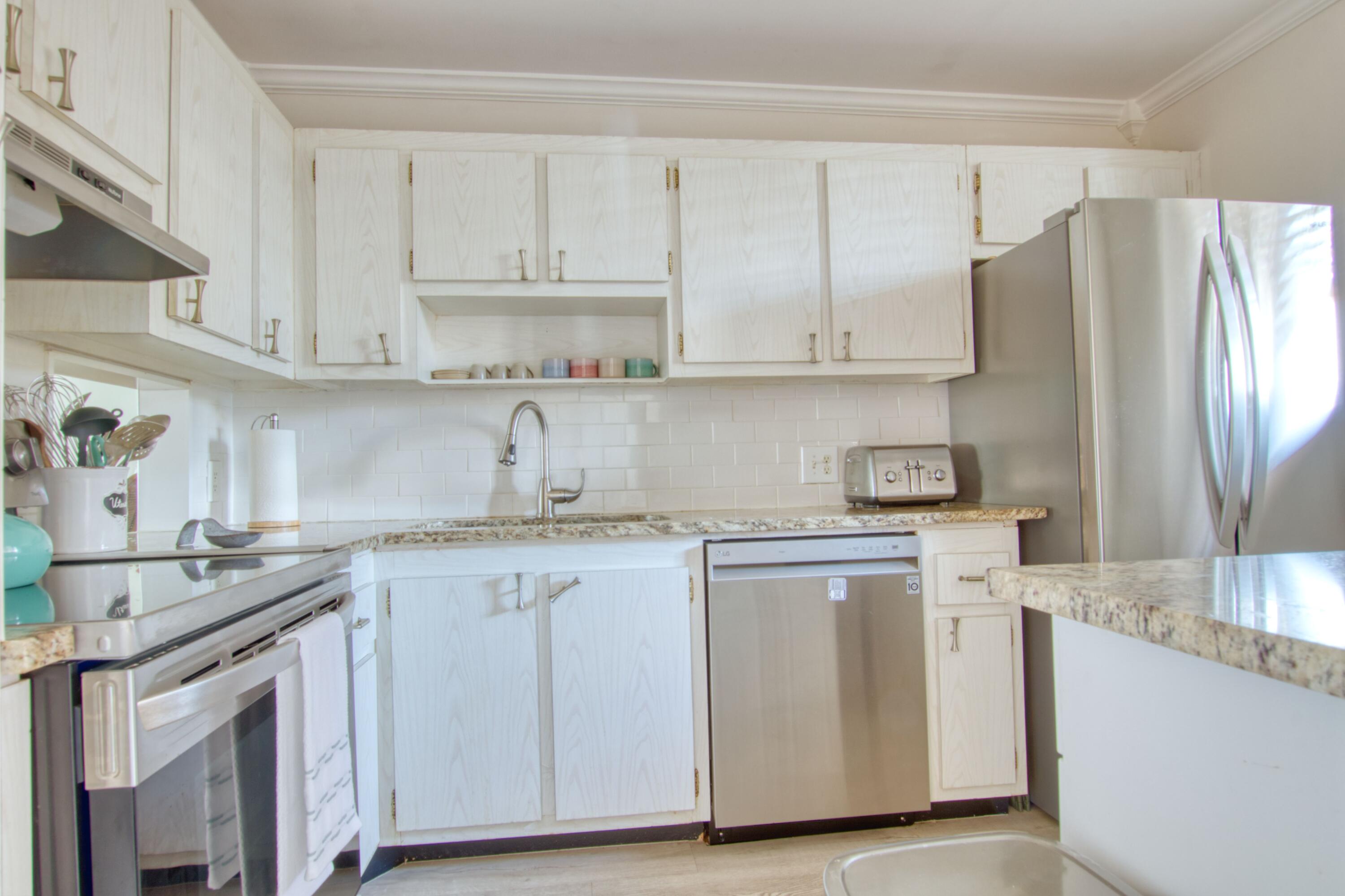 FOUNTAINS OF PALM BEACH CONDO 2 - Residential Lease