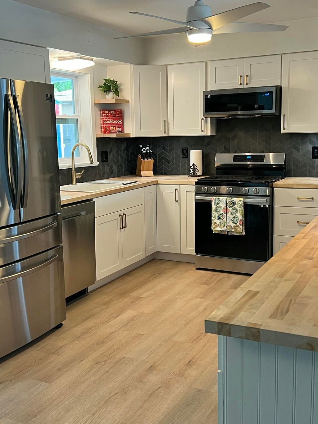 Photo of 2100 N 14th Terrace, Hollywood, FL 33020 (MLS # B26055995)