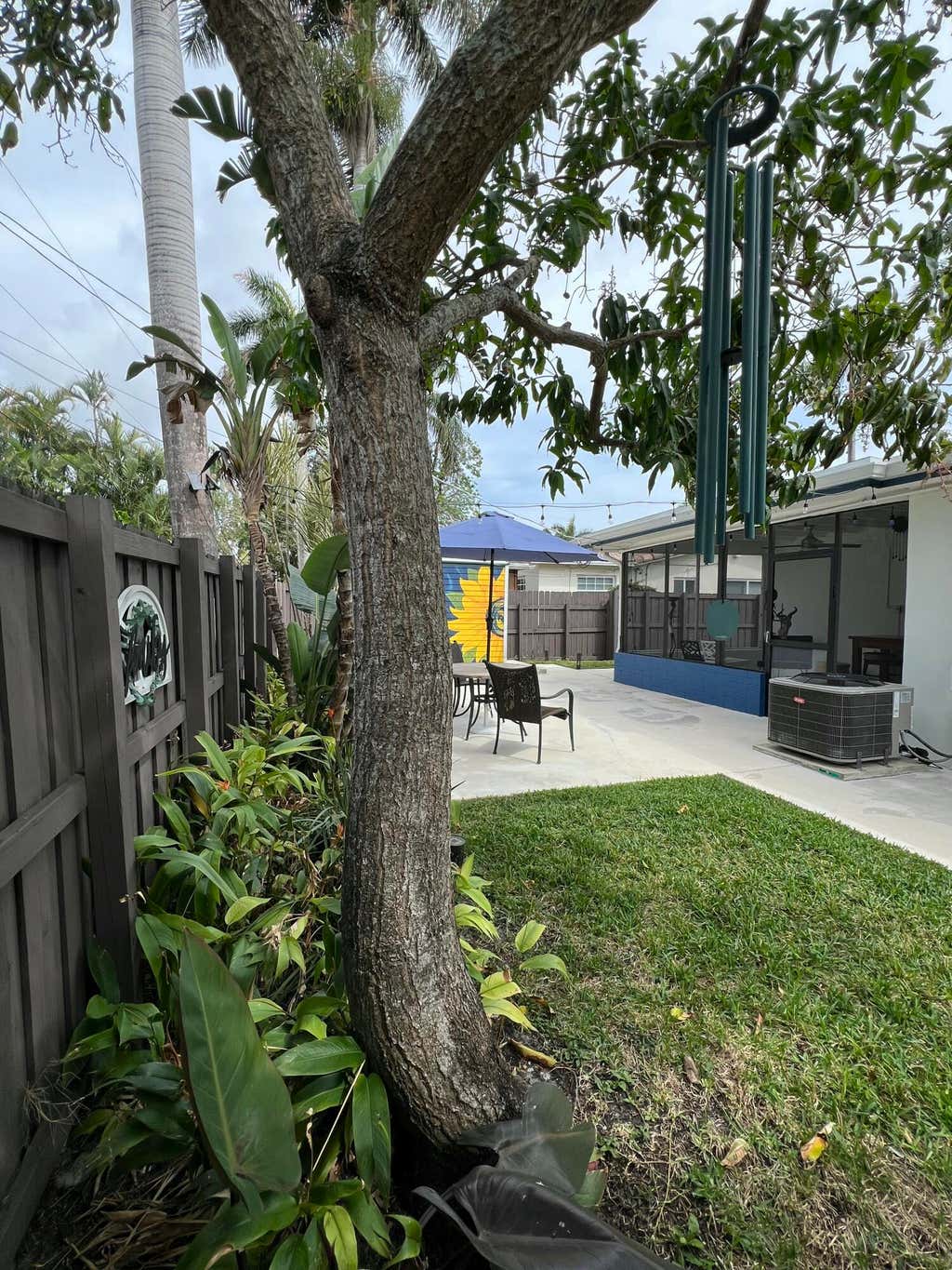 Photo of 2100 N 14th Terrace, Hollywood, FL 33020 (MLS # B26055995)