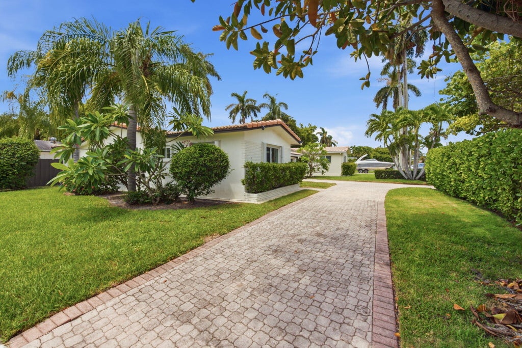 Photo of 2100 N 14th Terrace, Hollywood, FL 33020 (MLS # B26055995)
