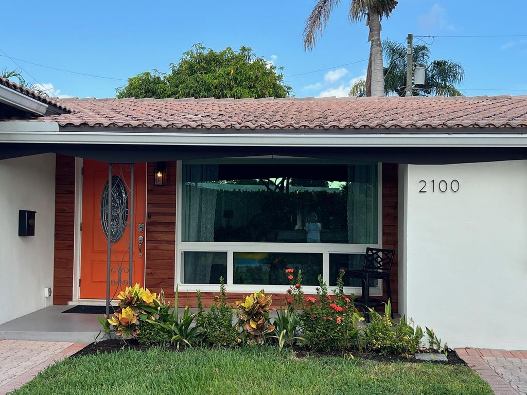 Photo of 2100 N 14th Terrace, Hollywood, FL 33020 (MLS # B26055995)