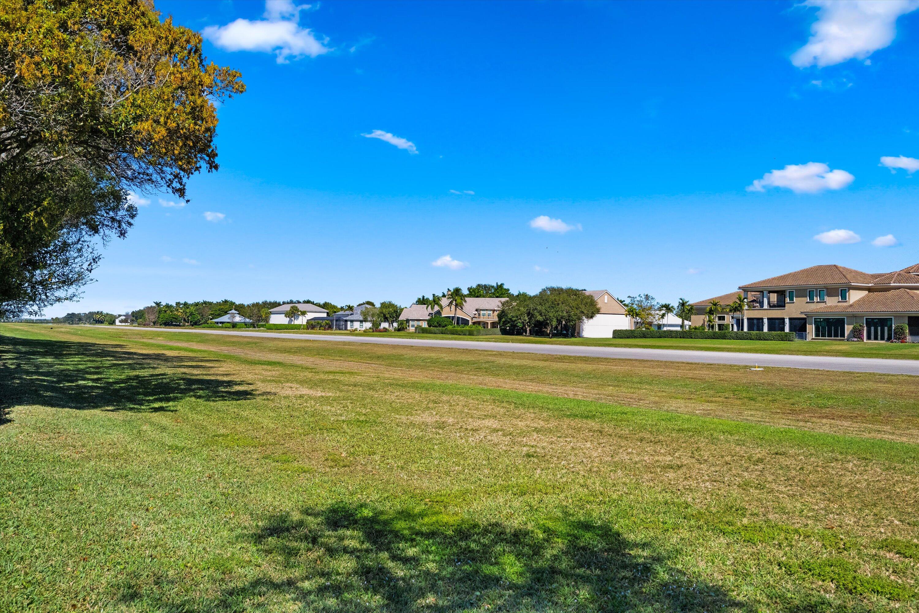 WELLINGTON AERO CLUB OF THE LANDINGS AT WELLINGTON - Residential