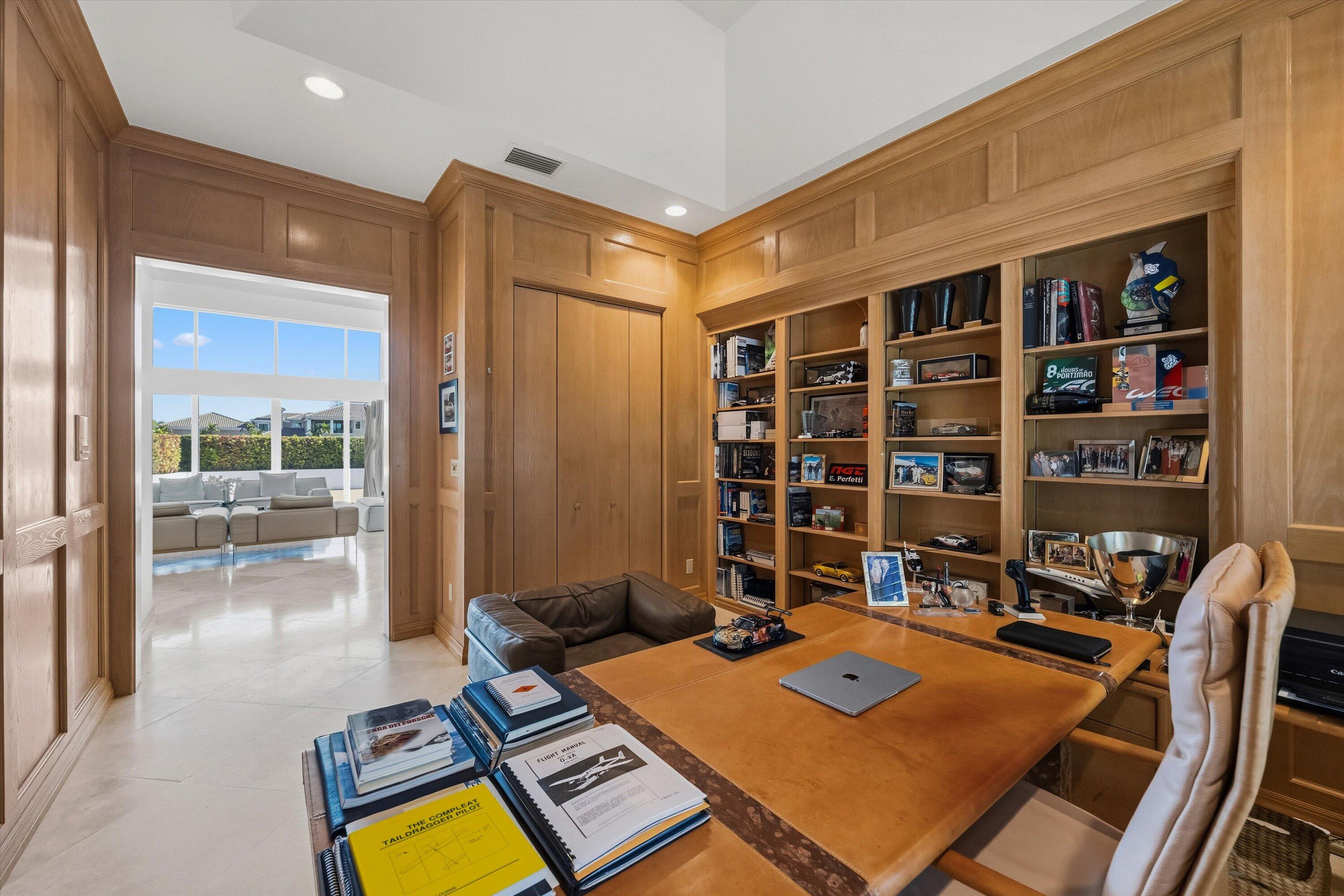 WELLINGTON AERO CLUB OF THE LANDINGS AT WELLINGTON - Residential