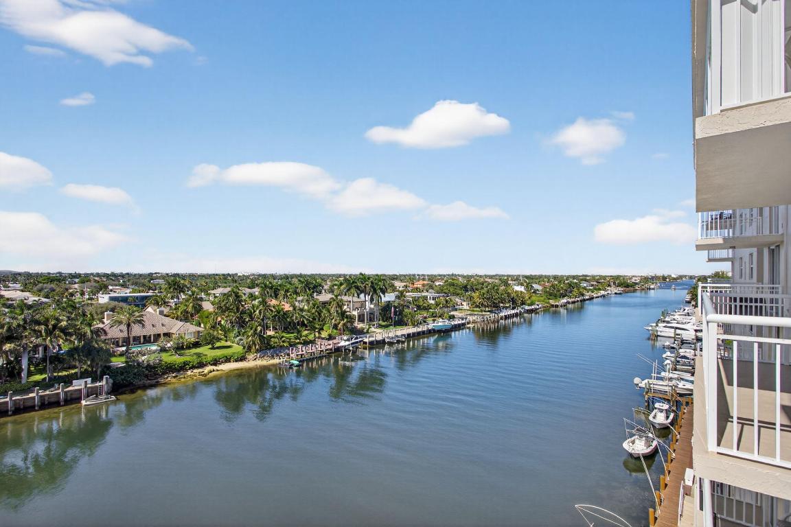 1050 Hillsboro Mile 704w