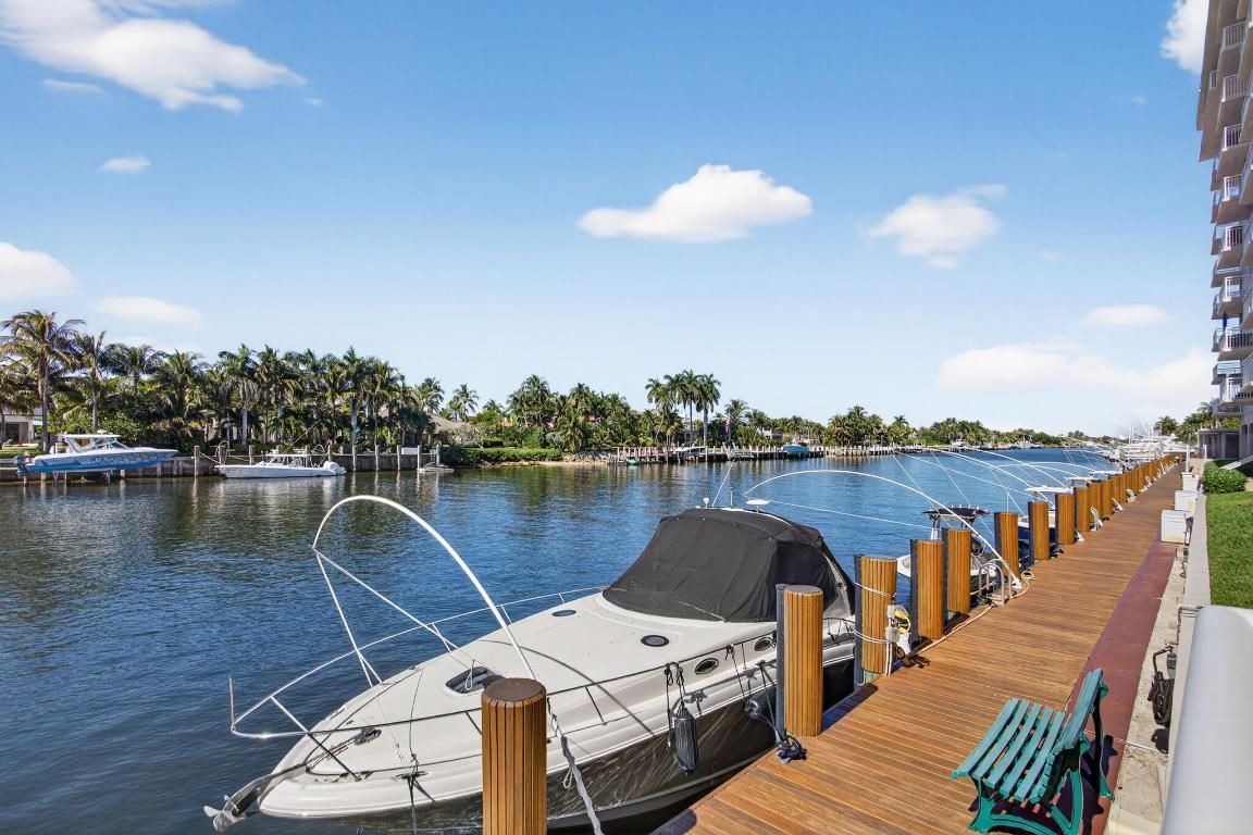 1050 Hillsboro Mile 704w