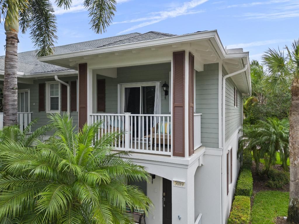 Photo of 3089 E Community Drive, Jupiter, FL 33458 (MLS # R10973637)