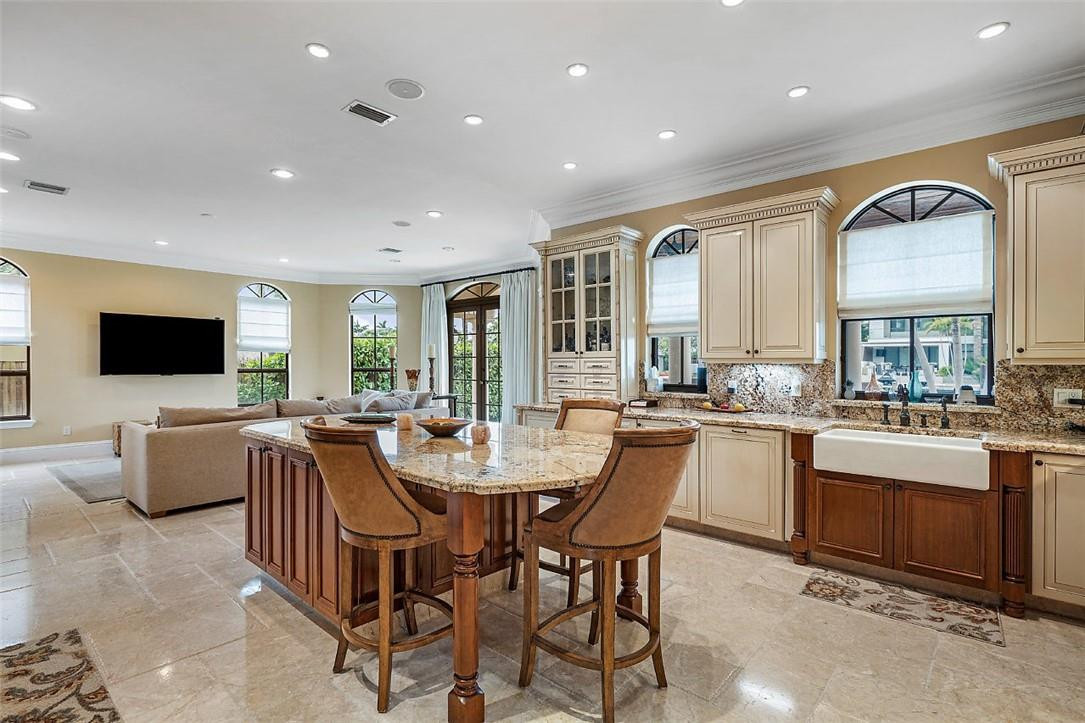 Riviera 6-17 B - Residential