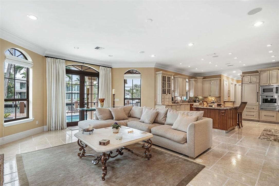 Riviera 6-17 B - Residential