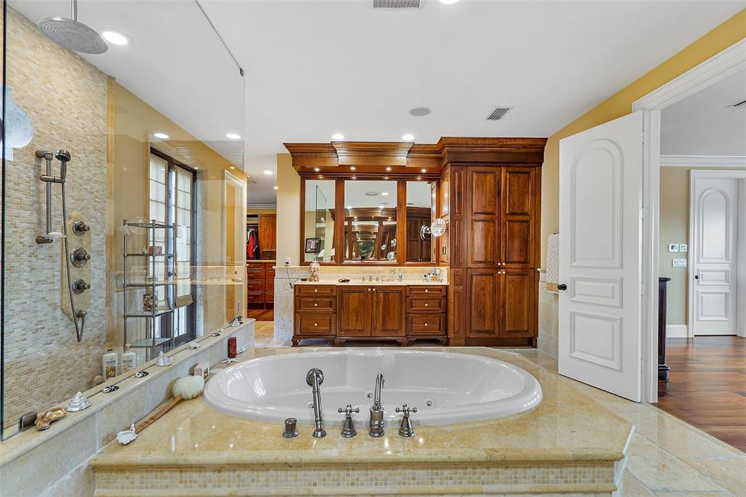 Riviera 6-17 B - Residential