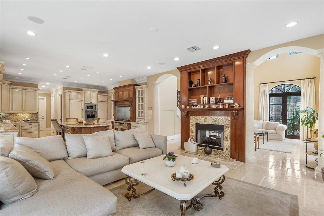 Riviera 6-17 B - Residential