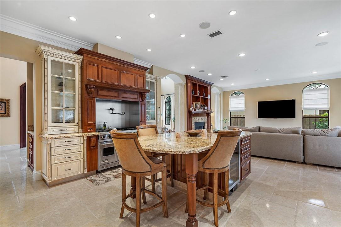 Riviera 6-17 B - Residential