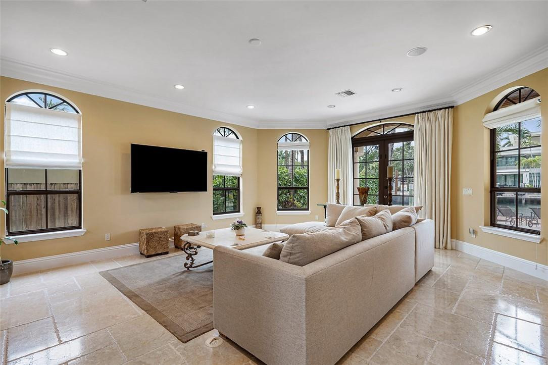 Riviera 6-17 B - Residential