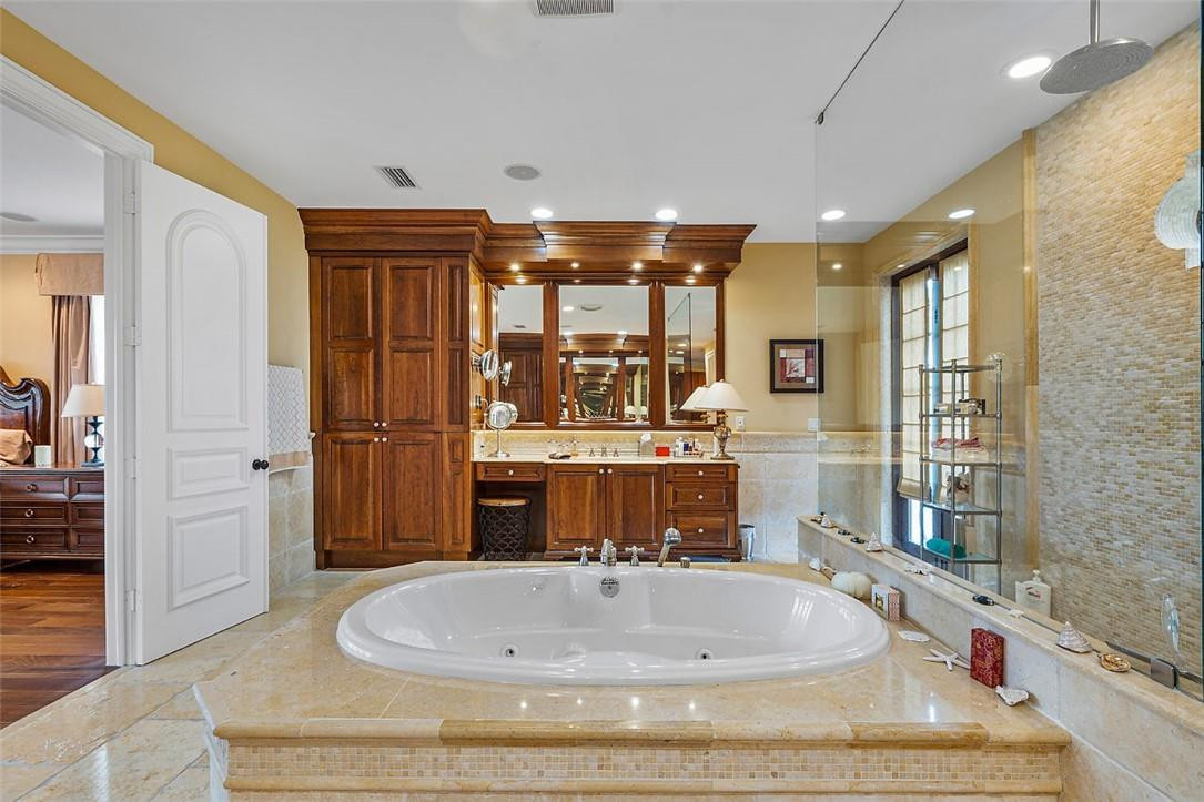 Riviera 6-17 B - Residential