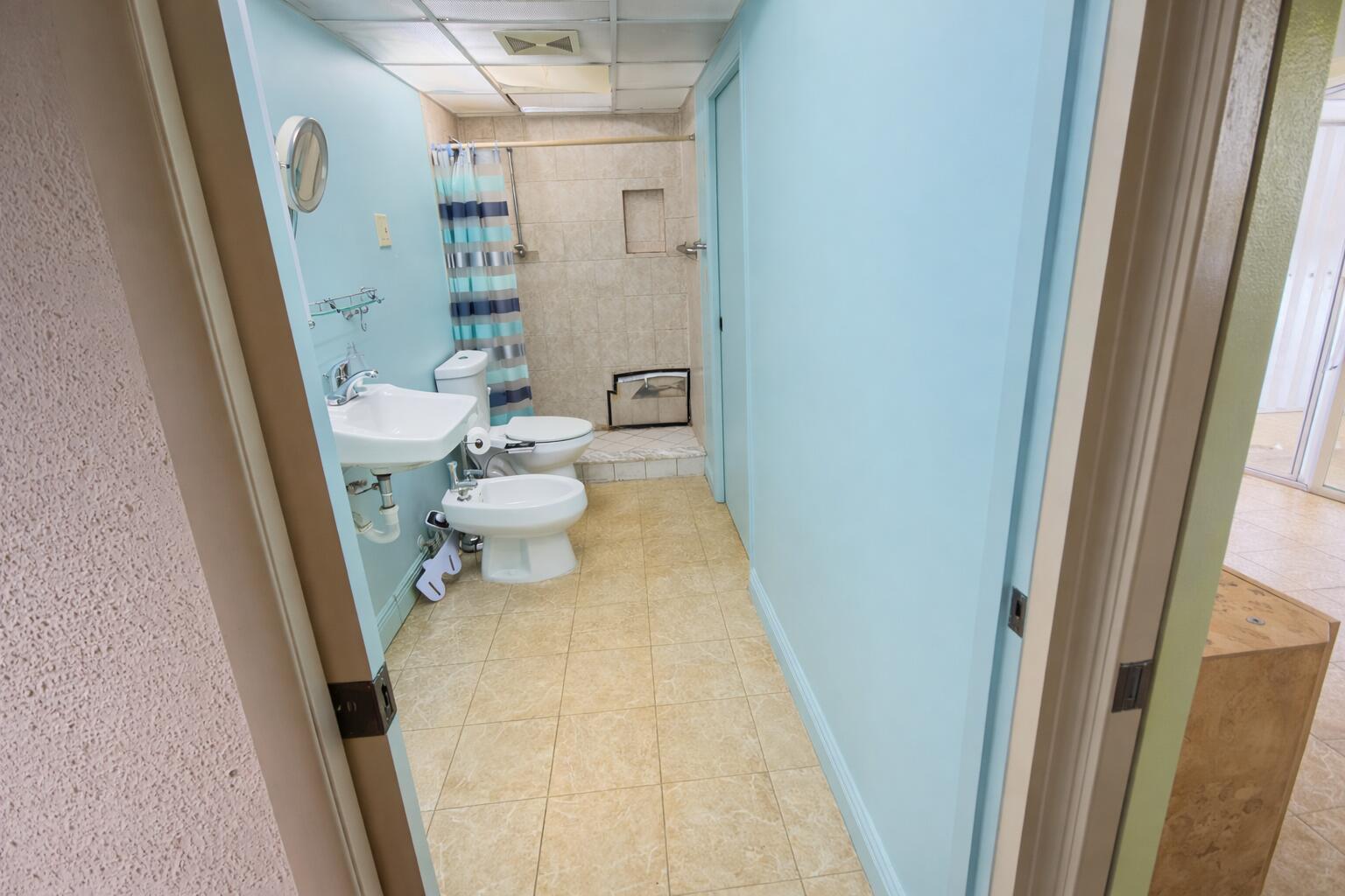 KINGS POINT WATERFORD CONDOS - Residential