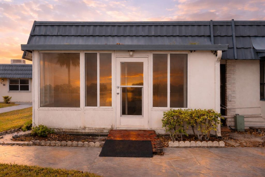 Photo of 35 Waterford B Way, Delray Beach, FL 33446 (MLS # R11167443)