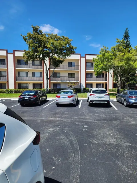 9655 N Belfort Cir Unit 211, Tamarac, FL MLS: F10435170