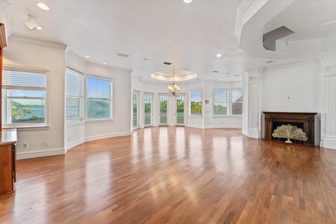 HIGH POINT - Residential