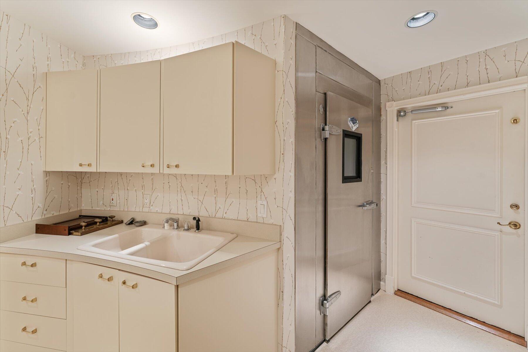 HIGH POINT - Residential