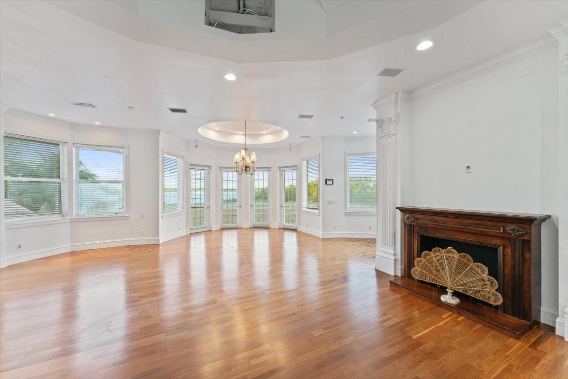 HIGH POINT - Residential