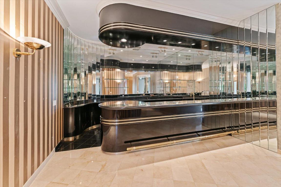 HIGH POINT - Residential