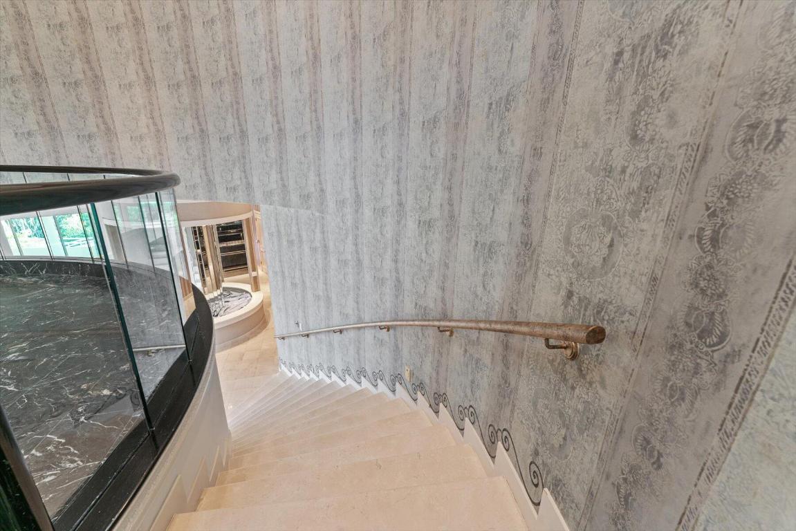 HIGH POINT - Residential