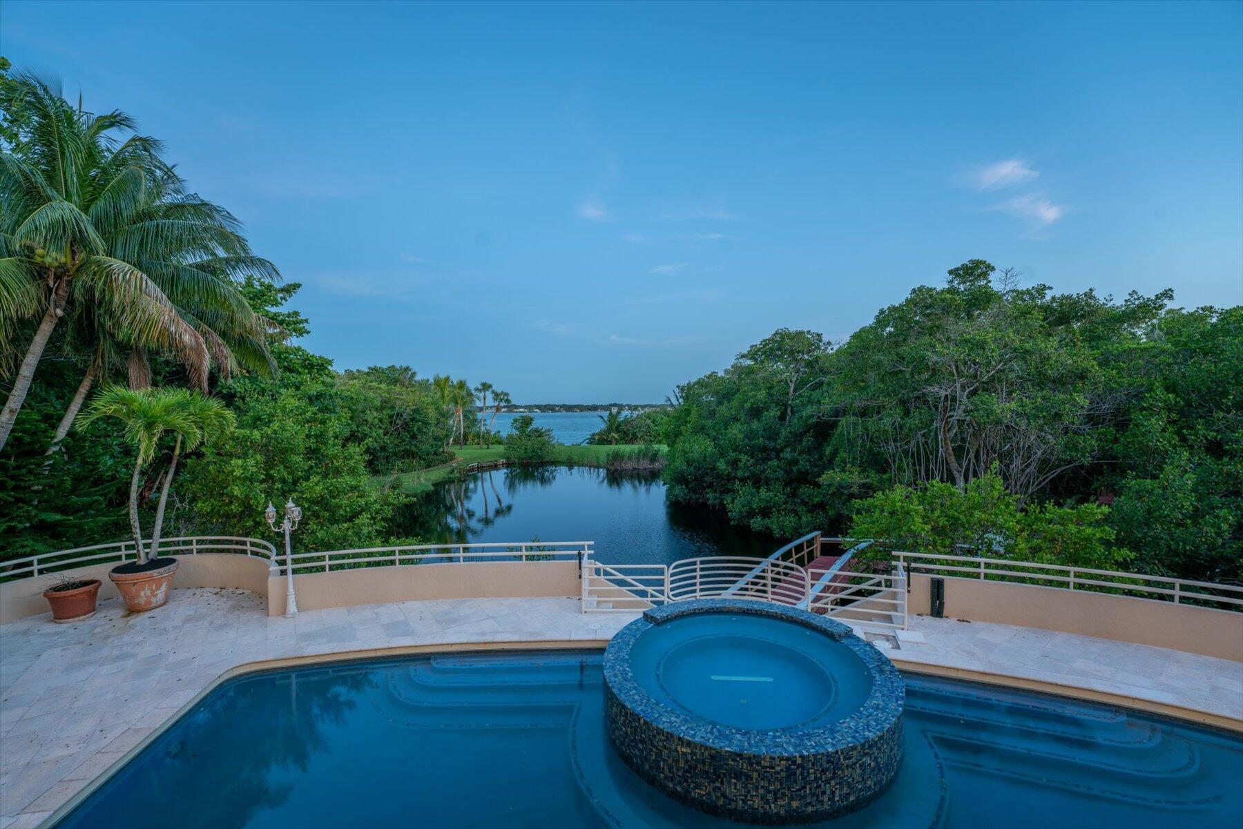 49 W High Point Road, Sewalls Point, FL, 34996/$7,500,000 1 49 W High Point Road