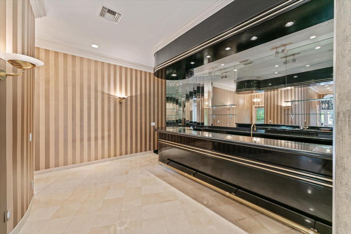 HIGH POINT - Residential