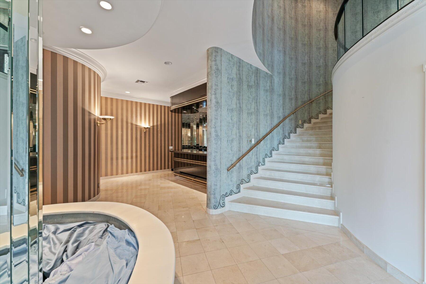 HIGH POINT - Residential