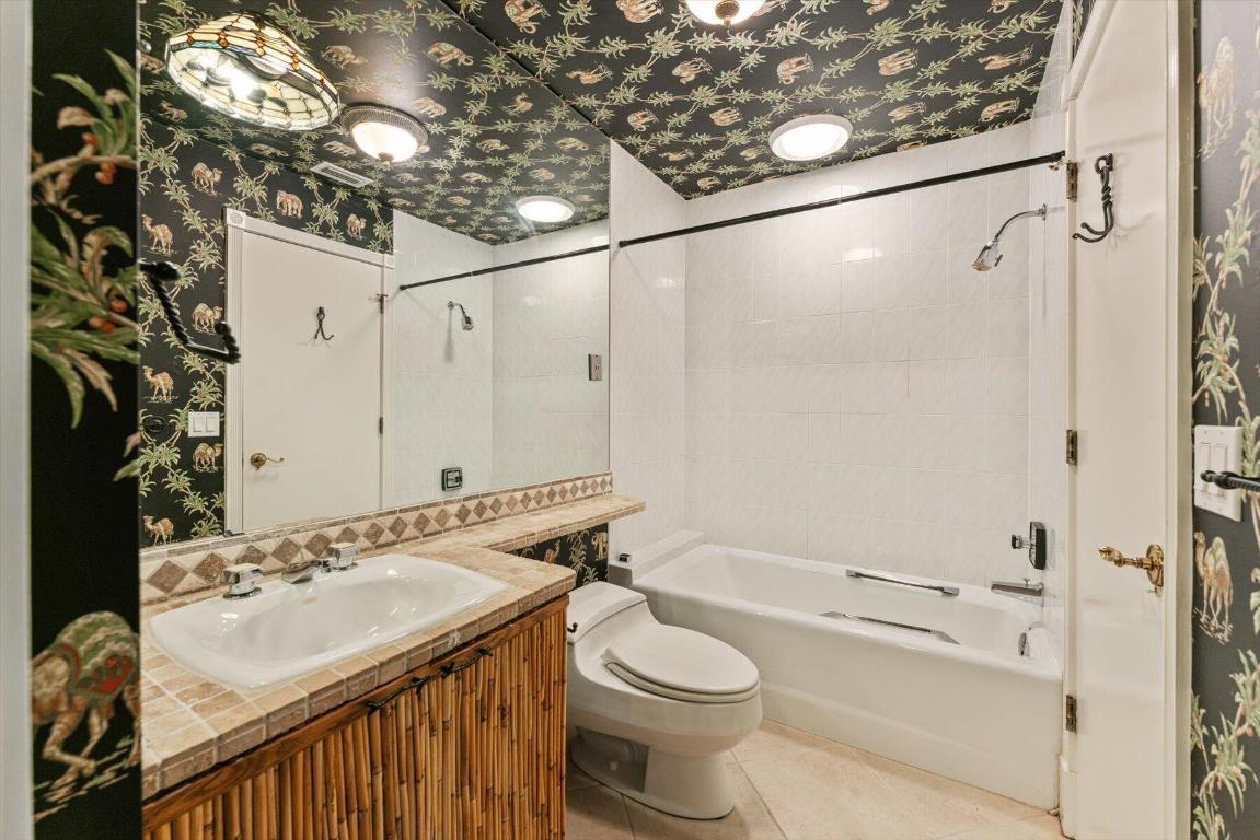 HIGH POINT - Residential