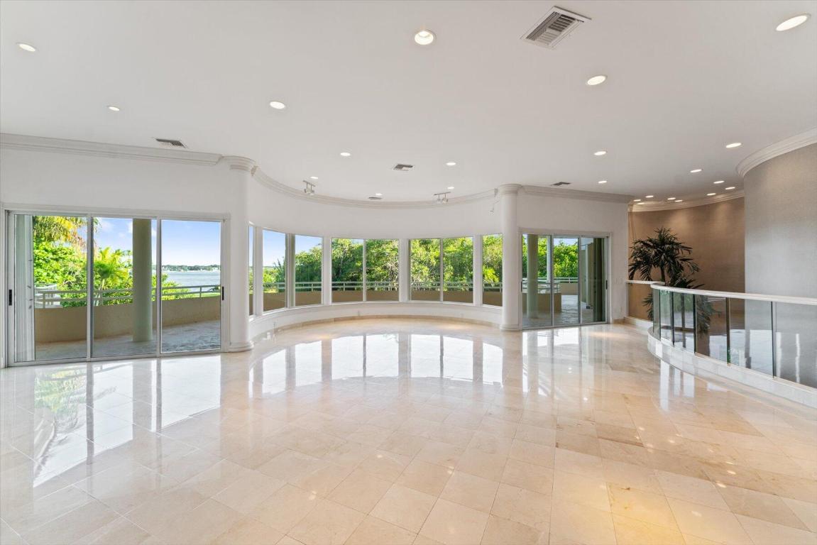 HIGH POINT - Residential